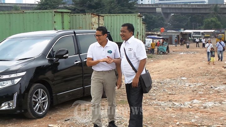 Sandiaga Uno Blusukan Temui Warga Patra Kuningan
