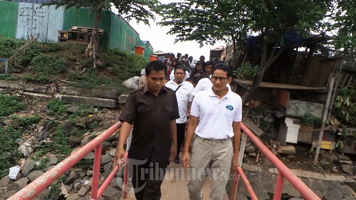 Sandiaga Uno Blusukan Temui Warga Patra Kuningan