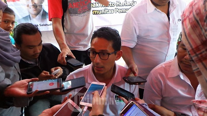 Sandiaga Uno Blusukan Temui Warga Patra Kuningan
