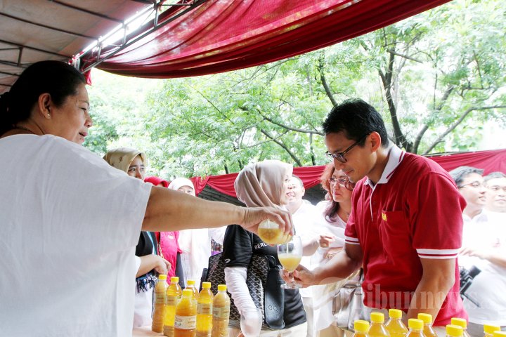 Sandiaga Uno Kunjungi Bazar Pasar Garuda
