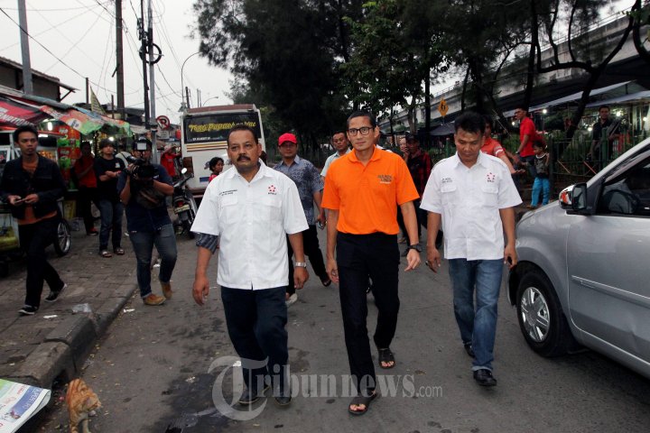 Sandiaga Uno Kunjungi PKL Pasar Rebo