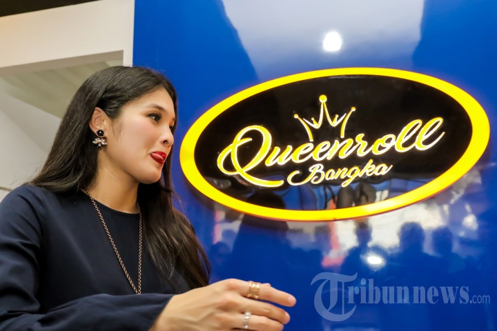 Sandra Dewi buka Toko Kue QUEENROLL