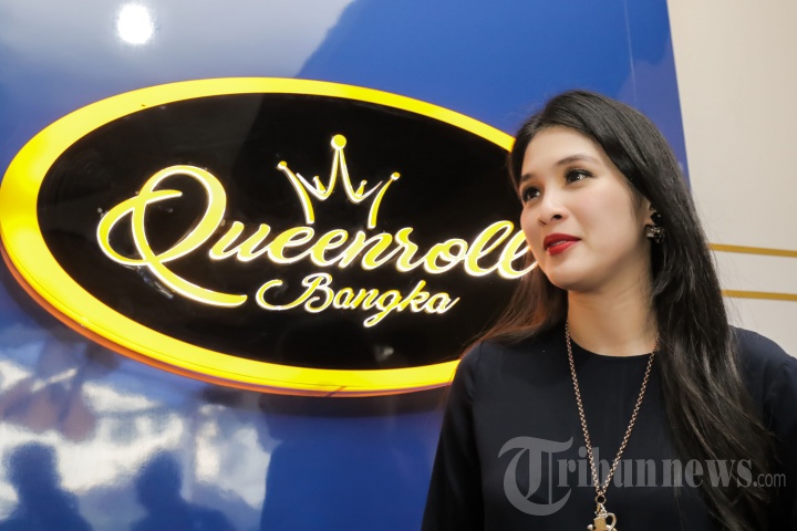 Sandra Dewi buka Toko Kue QUEENROLL