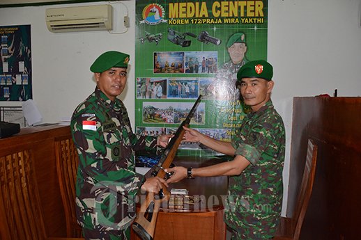 Satgas Pamtas 406/CK Berhasil Amankan Senapan dan Puluhan Munisi