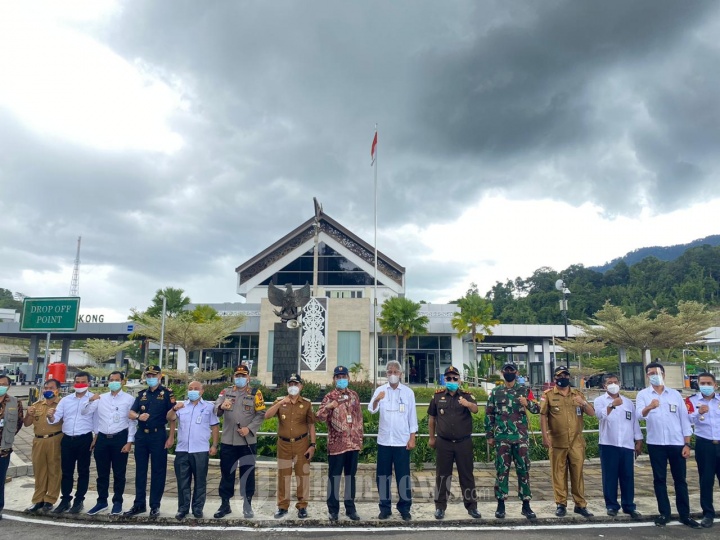 Satgas Yonif 642/Kps Bertugas Jaga Keamanan Perbatasan RI-Malays