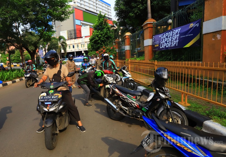 Satpol PP dan Dishub DKI Imbau Warga untuk Tidak Bergerombol