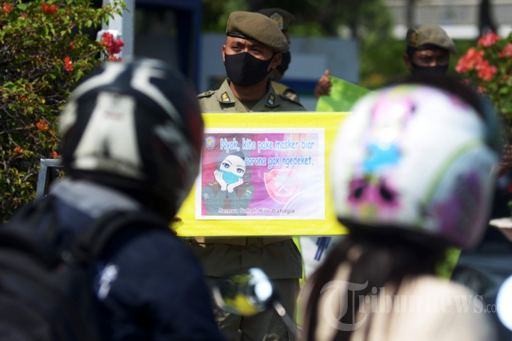 Satpol PP Kampanye Bahaya Covid-19