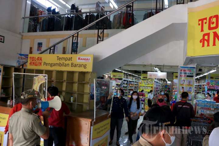 Satpol PP Semarang Segel Swalayan hingga Sunan Kuning