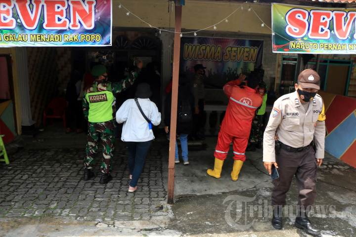 Satpol PP Semarang Segel Swalayan hingga Sunan Kuning