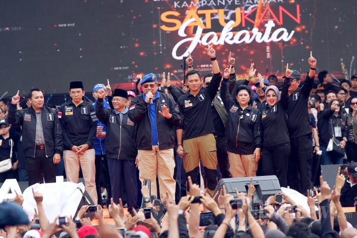 SBY Hadiri Kampanye Akbar AHY