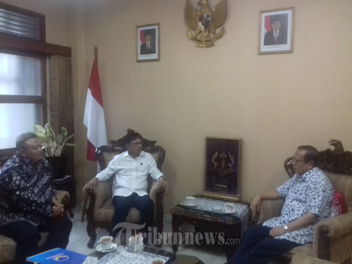 Sekjen Partai Nasdem Bertemu Ketua KWI