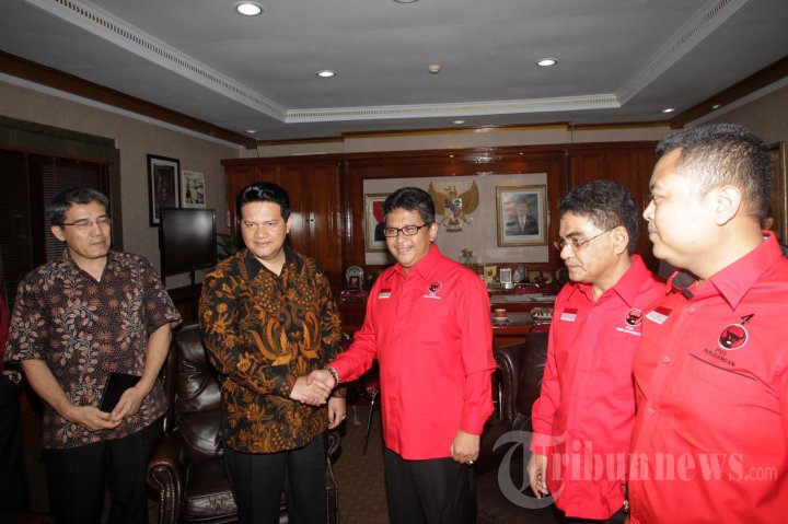 Sekjen PDIP Temui Ketua KPU
