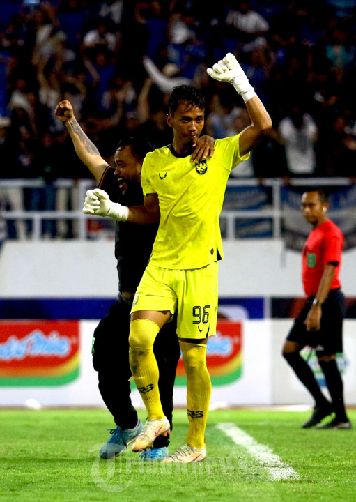 Selebrasi Kiper PSIS Semarang Aldhilla Ray Redondo