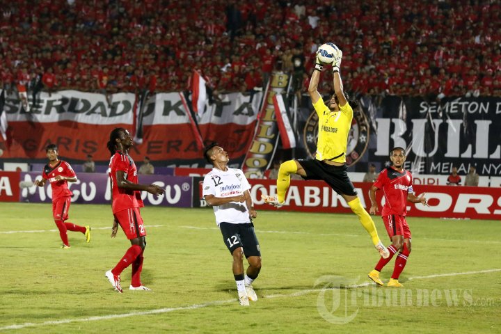 Seman Padang Kalahkan Bali United