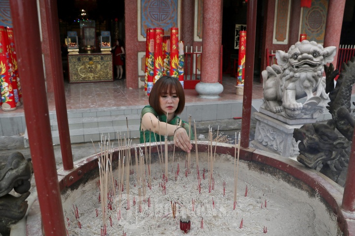 Sembahyang Imlek Vihara Gunung Timur Medan