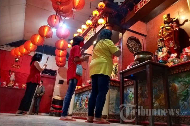 Sembahyang Malam Imlek di Wihara Dharma Ramsi Bandung