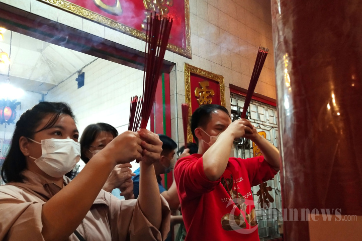 Sembahyang Malam Imlek di Wihara Dharma Ramsi Bandung