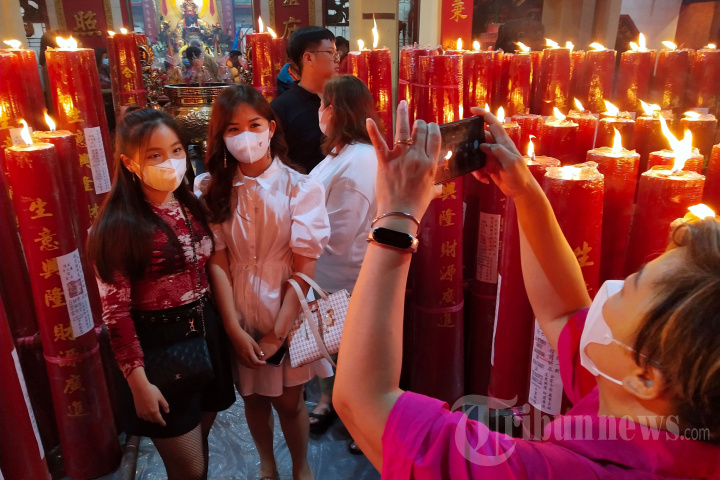 Sembahyang Malam Imlek di Wihara Dharma Ramsi Bandung