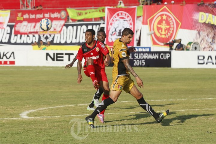 Semen Padang Vs Mitra Kukar