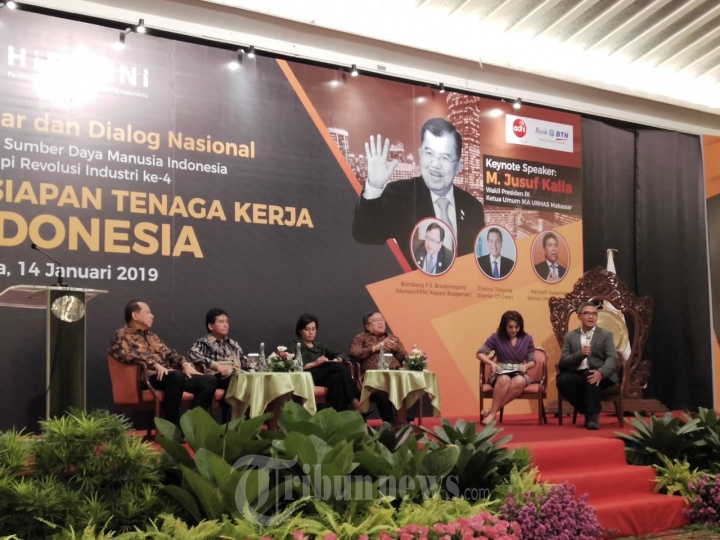 Seminar dan Dialog Nasional Himpuni Dihadiri Wapres JK dan Mente