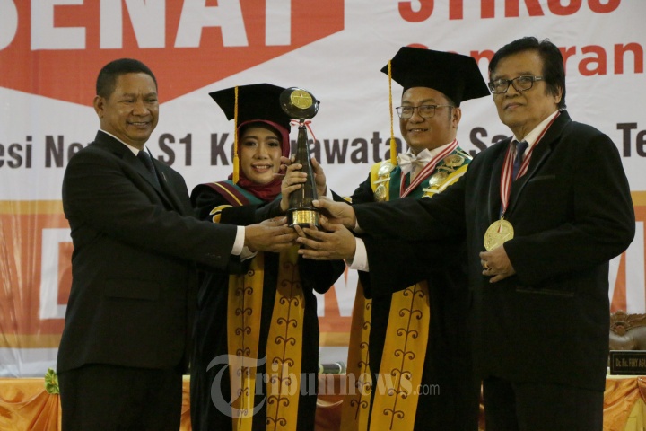 Senam Masal Wisuda STIKES Karya Husada Pecahkan Rekor Laprid