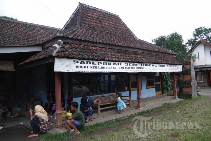 Seni dan Pengrajin Topeng Nasibmu Kini