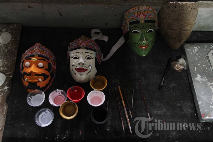 Seni dan Pengrajin Topeng Nasibmu Kini