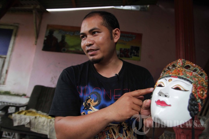 Seni dan Pengrajin Topeng Nasibmu Kini