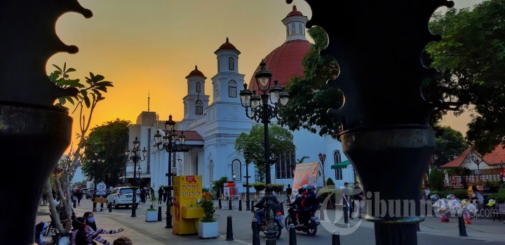 Senja Selimuti Kota Lama Semarang