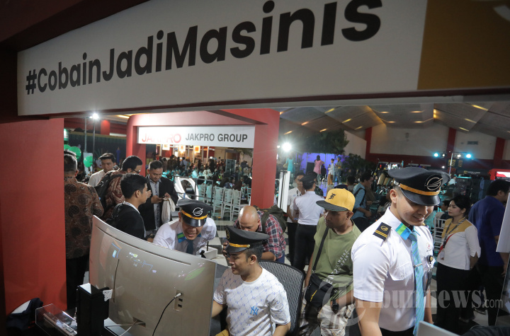 Sensasi Menjadi Masinis LRT Jakarta di Jakarta Fair 2024