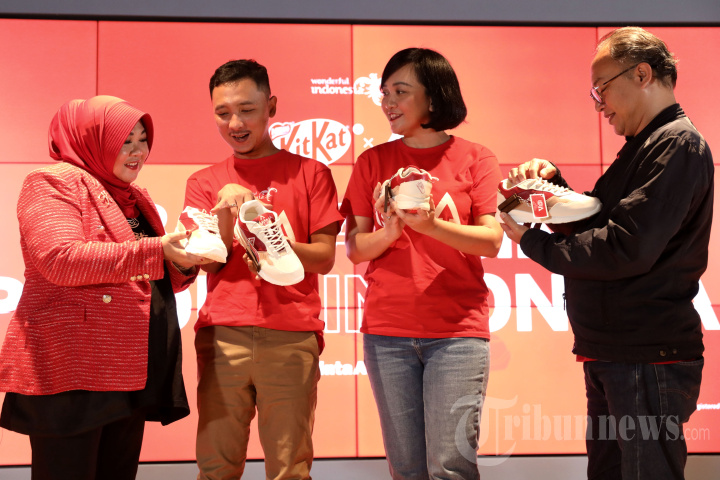 Sepatu Desain Spesial KitKat dengan Aerostreet