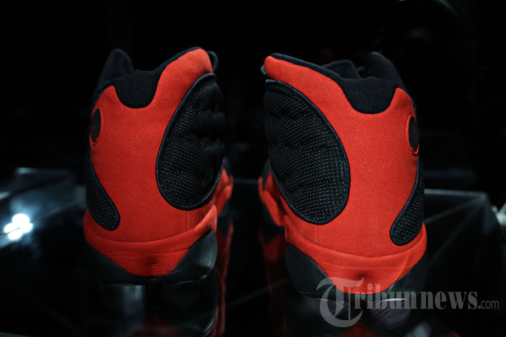 Sepatu Michael Jordan Terjual Rp 32,5 Miliar