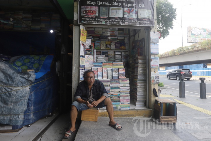 Sepi Pembeli, Omzet Pedagang Buku Kwitang Terjun Bebas
