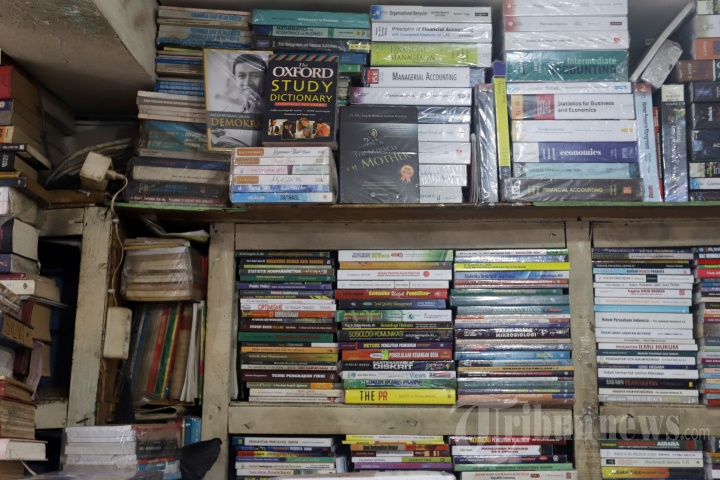Sepi Pembeli, Omzet Pedagang Buku Kwitang Terjun Bebas