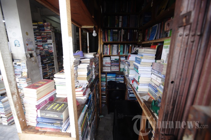 Sepi Pembeli, Omzet Pedagang Buku Kwitang Terjun Bebas