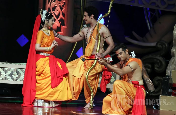 Serial Ramayana di Mahacinta Show