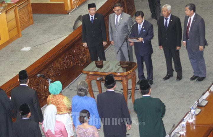 Setya Novanto Lantik Anggota DPR Pergantian Antar Waktu