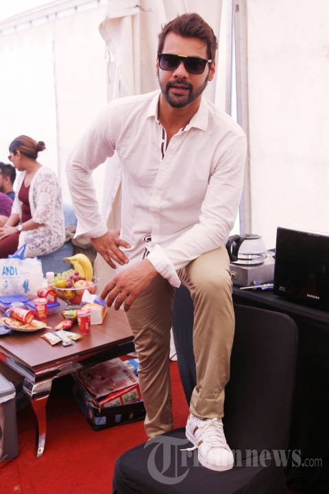 Shabbir Ahluwaliya Sapa Penggemar