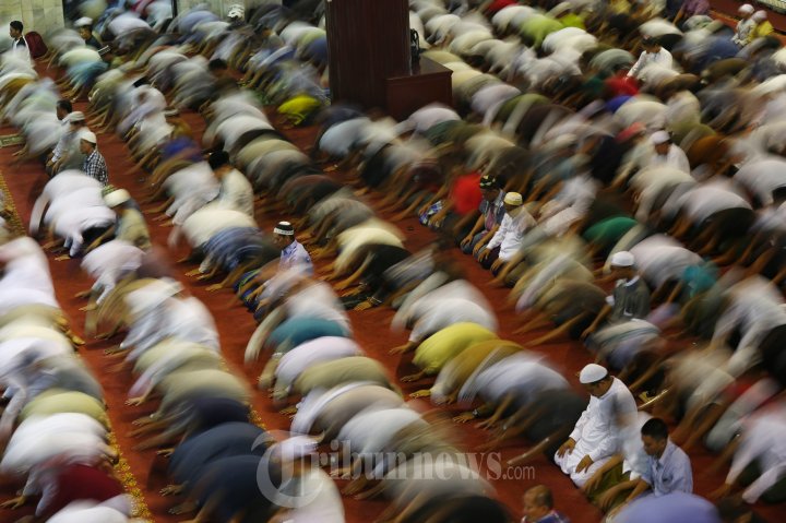 Shalat Tarawih Malam Pertama Ramadan
