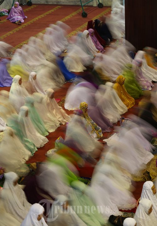 Shalat Tarawih Malam Pertama Ramadan