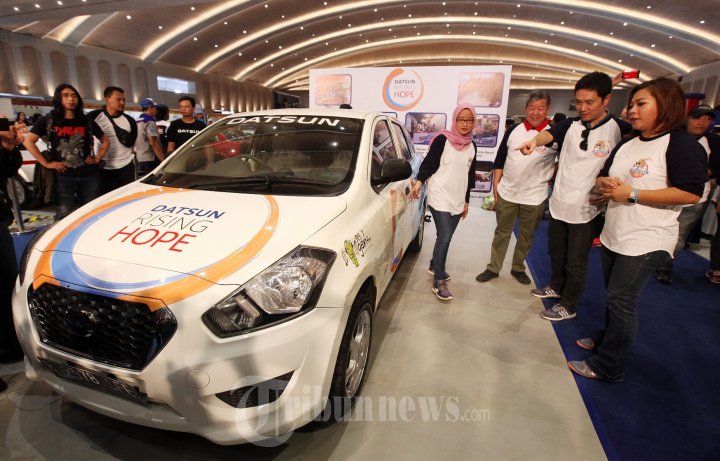 Shinkichi Izumi dan Indriani Hadiwidjaja di Datsun Day 2016 Band