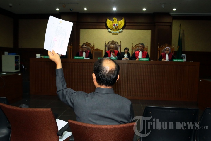 Sidang Dakwaan Fredrich Yunadi