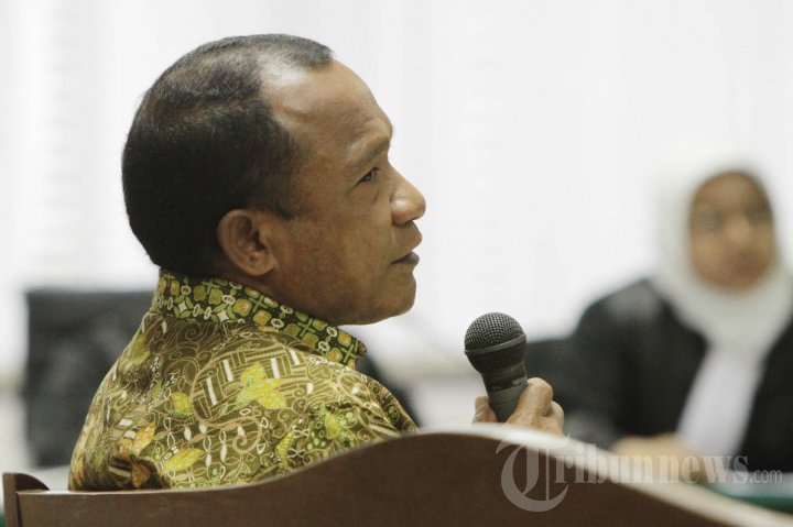 Sidang Dakwaan Rusli Sibua Ditunda