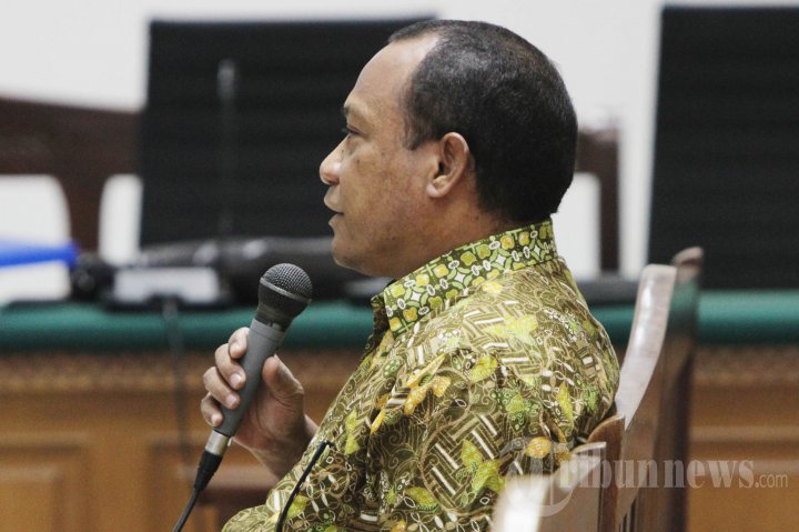 Sidang Dakwaan Rusli Sibua Ditunda