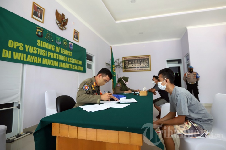 Sidang di Tempat bagi Pelanggar Operasi Yustisi Protokol Covid-19