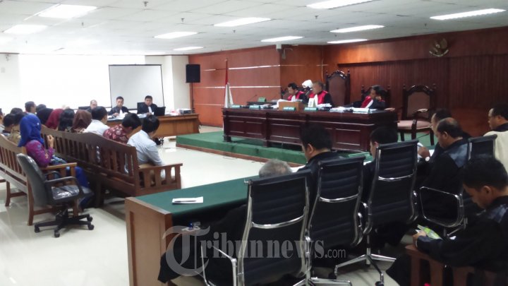 Sidang Fuad Amin Imron di Pengadilan Tipikor