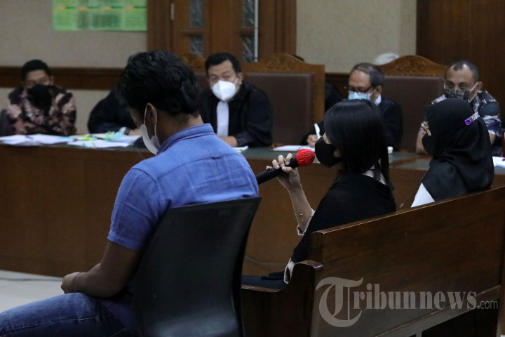 Sidang Lanjutan Robin Pattuju