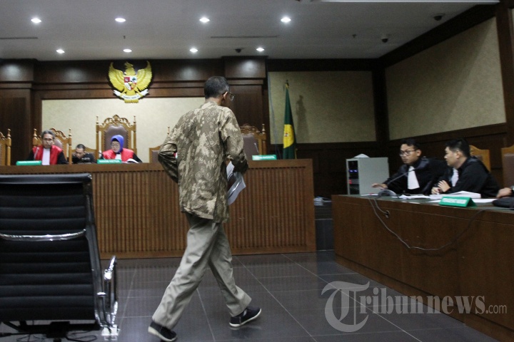Sidang Nofel Hasan
