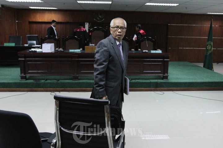 Sidang OC Kaligis Kembali Ditunda