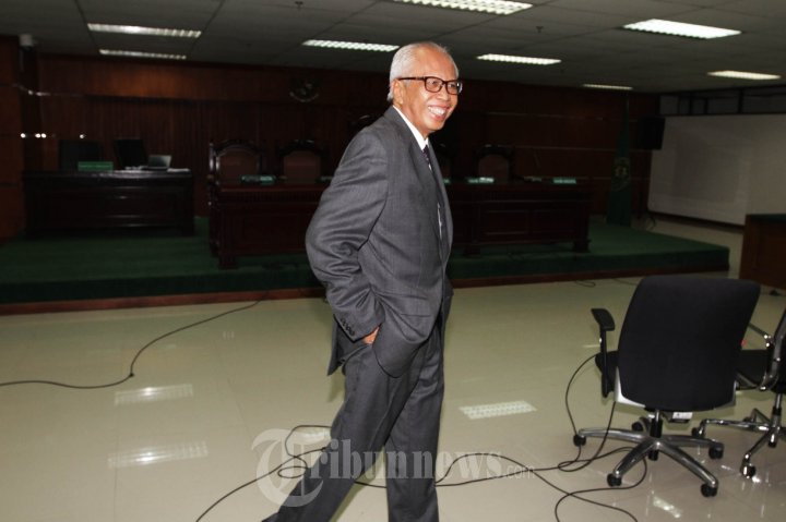 Sidang OC Kaligis Kembali Ditunda